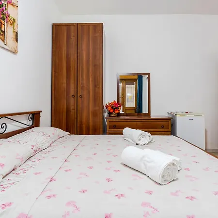 La Saracina Bed & Breakfast *