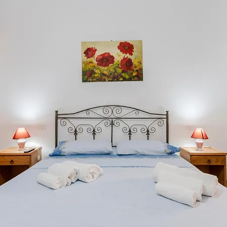La Saracina Bed & Breakfast *